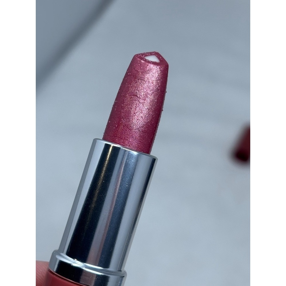 Clinique Dramatically Different Lipstick Shaping Lip - 44 Raspberry Glace - Picture 3 of 6